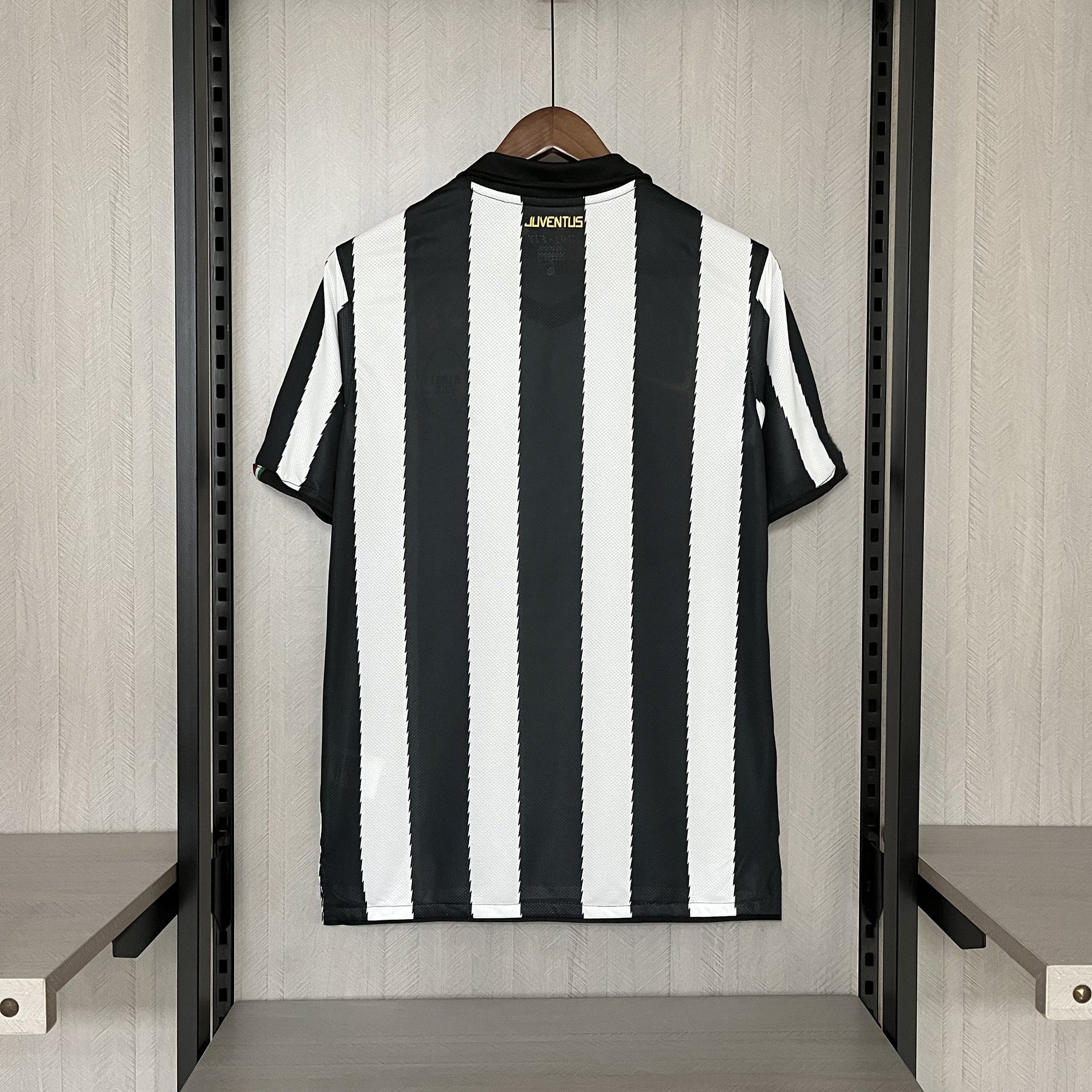 Camisa Juventus Retrô 2010 Preta e Branca - Nike