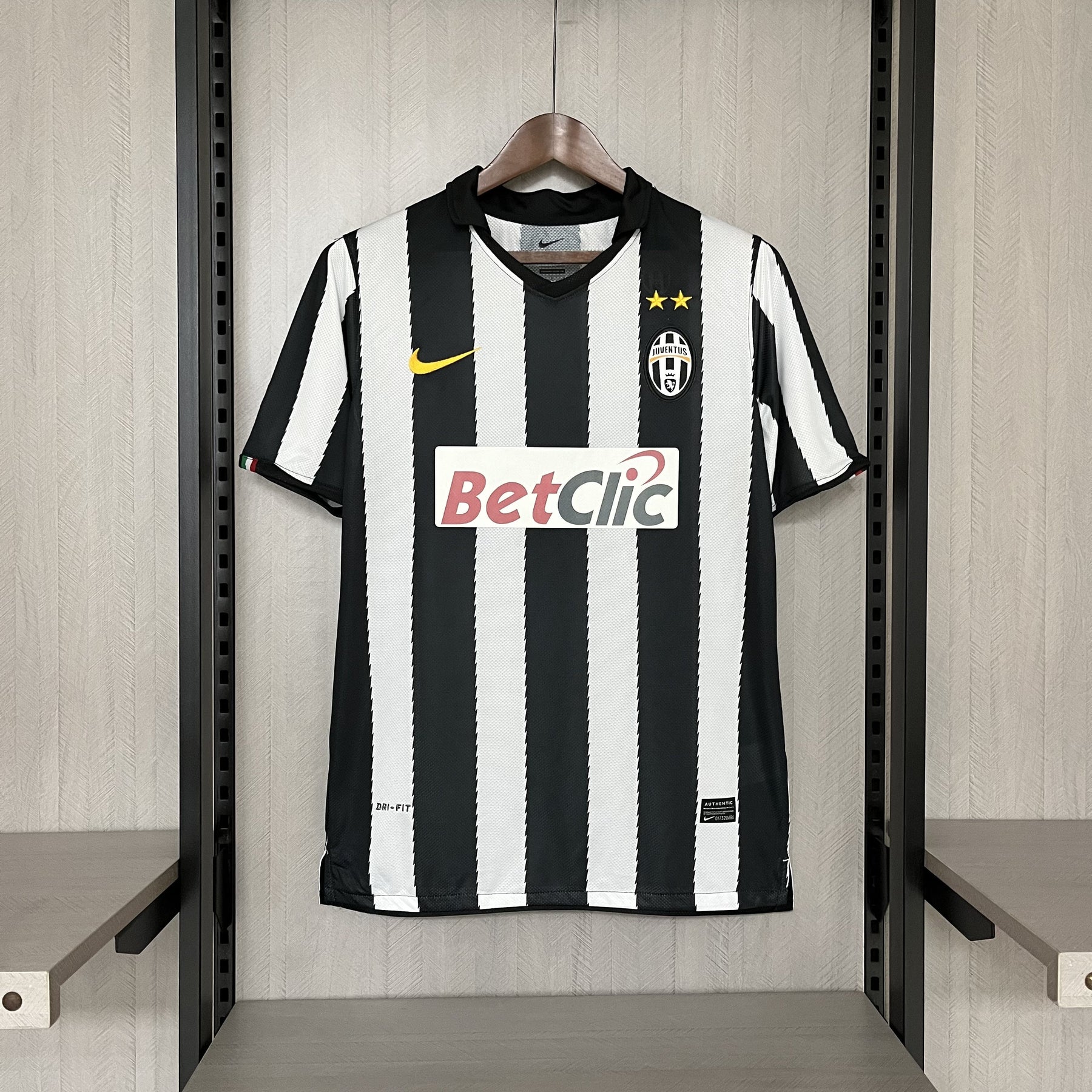 Camisa Juventus Retrô 2010 Preta e Branca - Nike