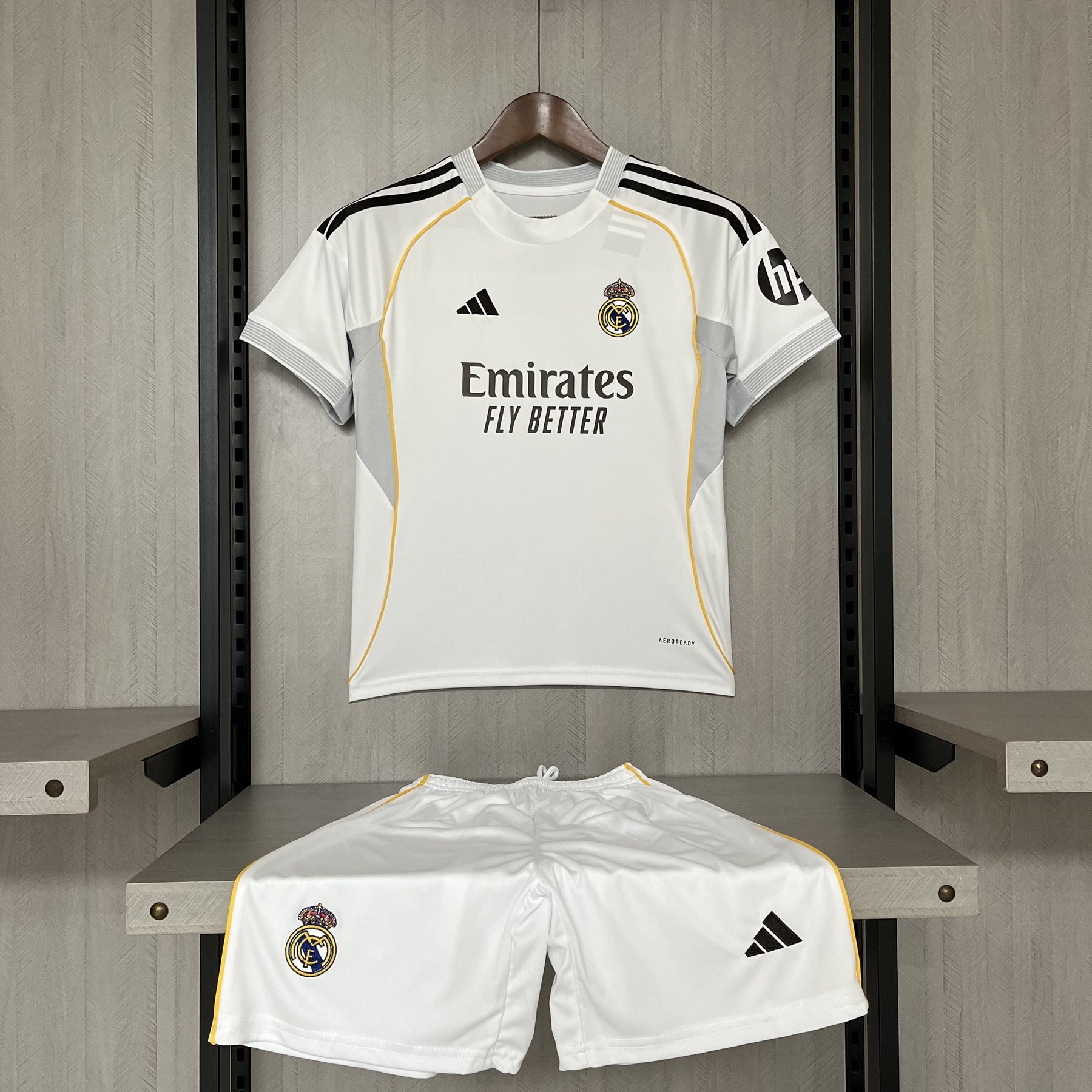 Conjunto Infantil Real Madrid Home 25/26 - Branco