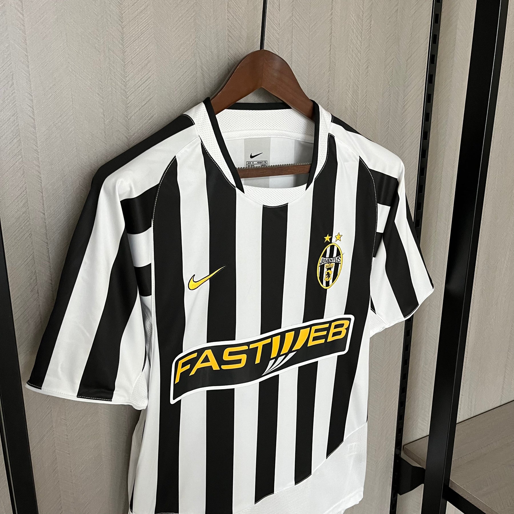 Camisa Juventus Retrô 2010 Preta e Branca