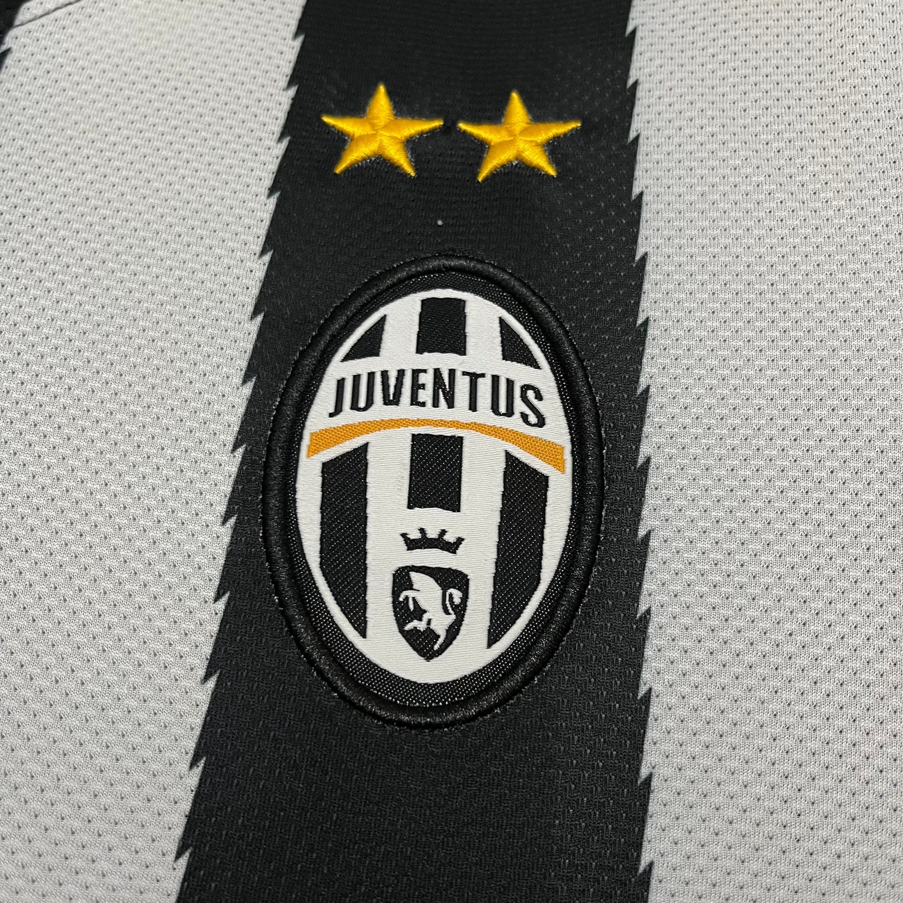 Camisa Juventus Retrô 2010 Preta e Branca - Nike