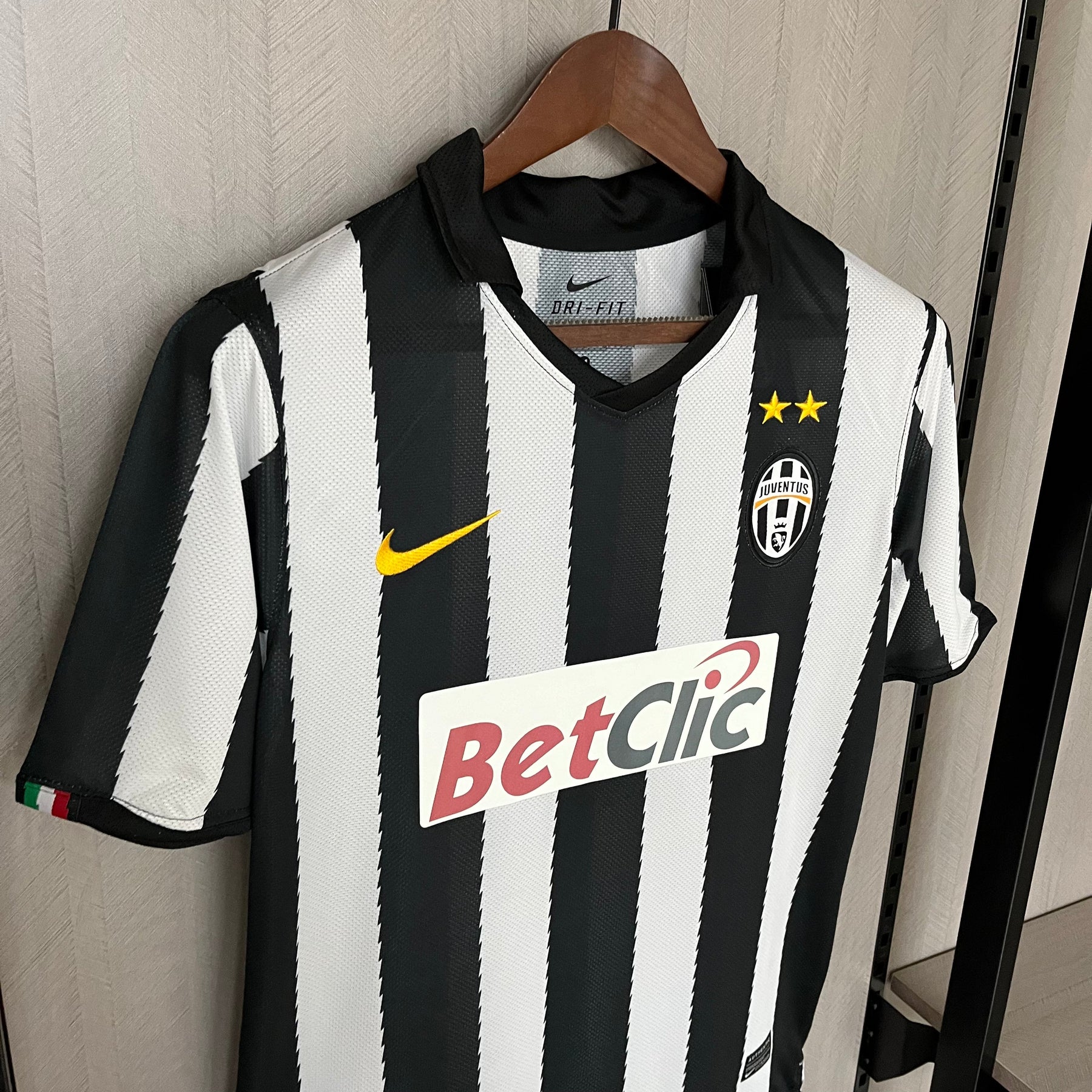 Camisa Juventus Retrô 2010 Preta e Branca - Nike