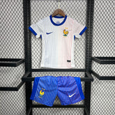 Kit infantil - França  24/25
