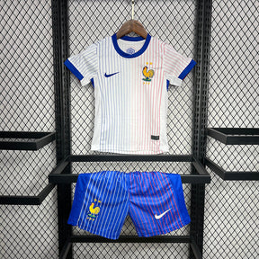 Kit infantil - França  24/25