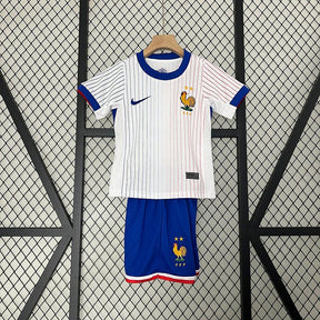 Kit infantil - França  24/25